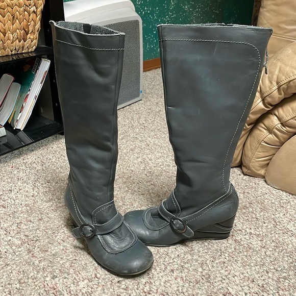 Fly london high zip back leather wedge heel boots in grey - Picture 2 of 12